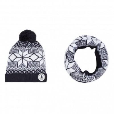 Gorro com pompom e cachecol de malha preta e branca com padrão de flocos de neve