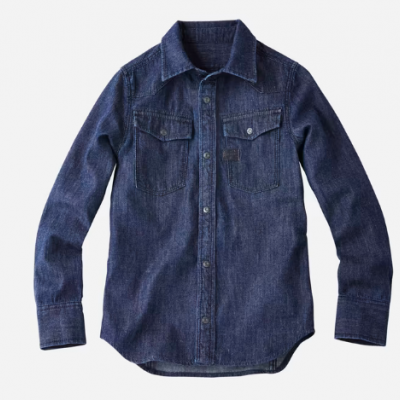 Camisa de ganga azul escuro com botões e bolsos no peito