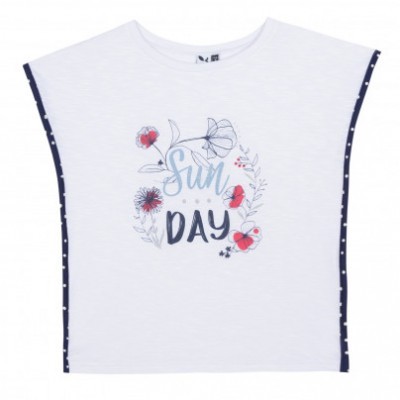 Camiseta branca com estampa floral e texto Sun DAY
