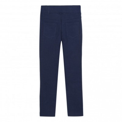 Calças azuis escuras vistas de trás com dois bolsos na zona traseira