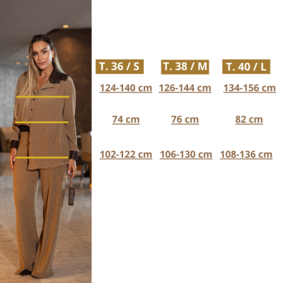 Conjunto riscado castanho de blazer e calças largas com tabela de tamanhos ao lado