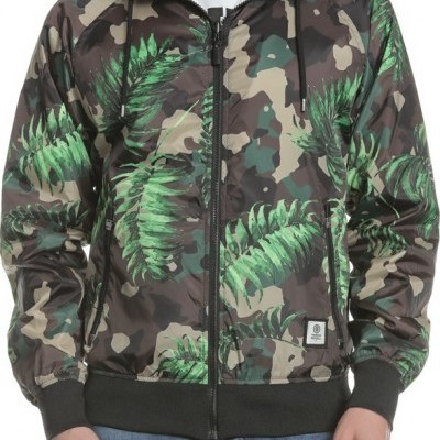 Casaco tipo bomber camuflado com capuz e folhas verdes