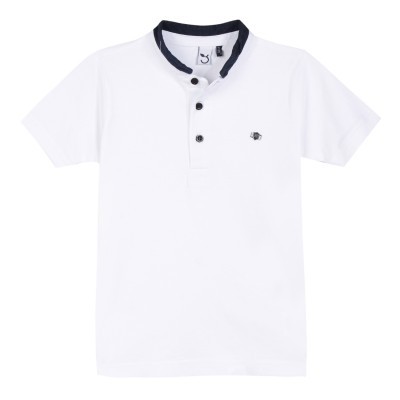 Polo infantil branco com gola azul escura e botões