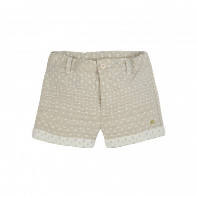 Calções bege com padrão de pontos brancos e botão à frente