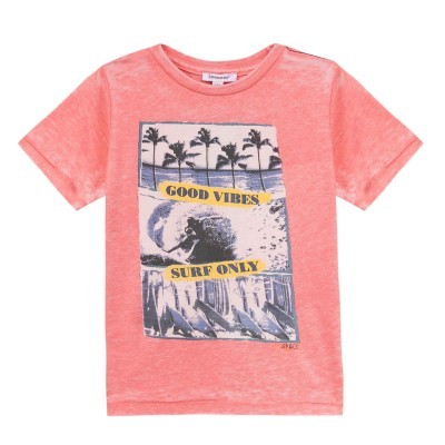 T-shirt coral com estampa temática de surf
