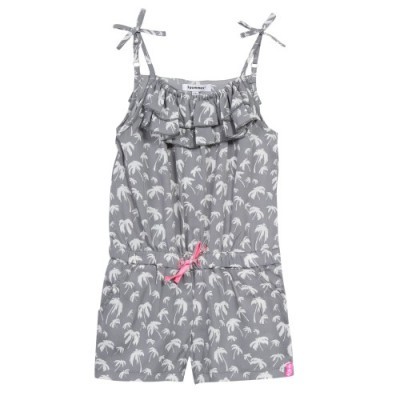 Macacão cinzento com padrão de palmeiras brancas e detalhes rosa