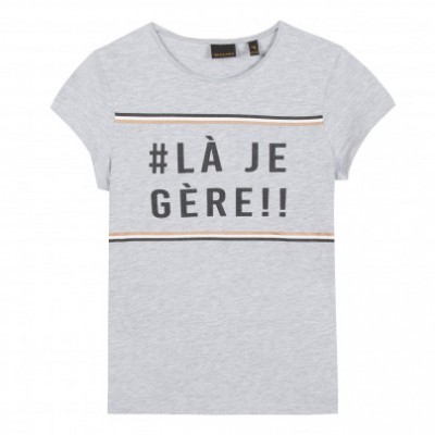 T-shirt cinzenta clara com texto '#LÀ JE GÈRE!!' e linhas horizontais coloridas