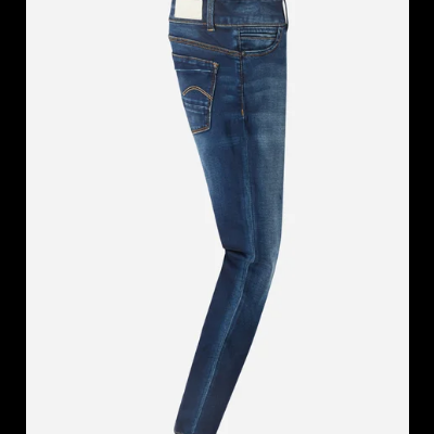 Calças de ganga azuis escuras com etiqueta branca na cintura