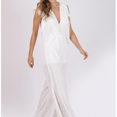 Macacão feminino branco com decote e fecho, calças largas e transparências