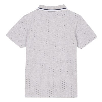Polo cinza claro com pequenas estampas a pontos escuros e gola com riscas