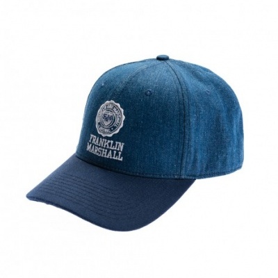 Boné azul Franklin Marshall com pala escura e bordado branco