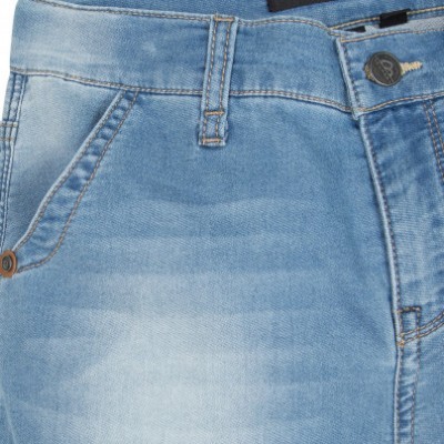 Calças de ganga azul claro com bolso e botão