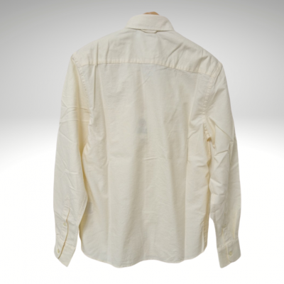 Camisa creme de manga comprida vista de costas