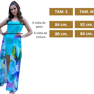 Mulher com vestido azul e cobertura floral colorida, tabelas de medidas à direita