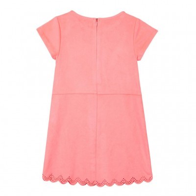 Vestido rosa infantil com mangas curtas e detalhe ondulado na barra