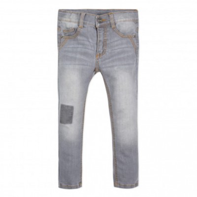 Calças de ganga cinza claro para criança com remendo cinza escuro no joelho