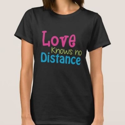 T-Shirt Love knows no Distance