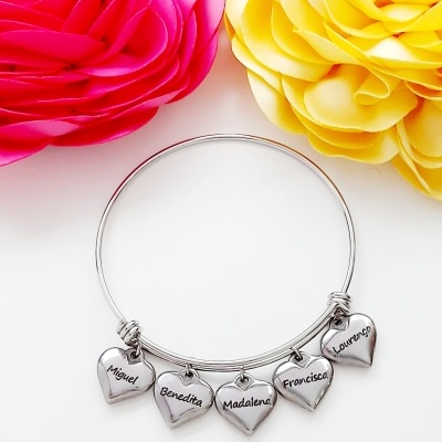 Escrava com corações personalizados