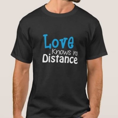 T-Shirt Love knows no Distance