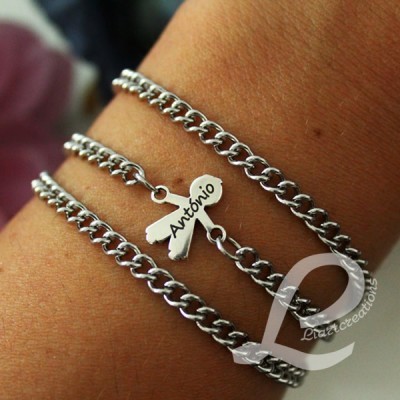 Pulseira com silhuetas de meninos personalizadas com nome