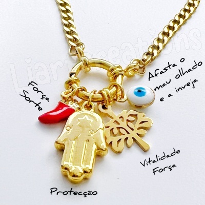 Fio em corrente com amuletos