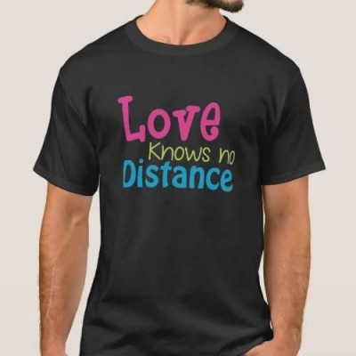 T-Shirt Love knows no Distance