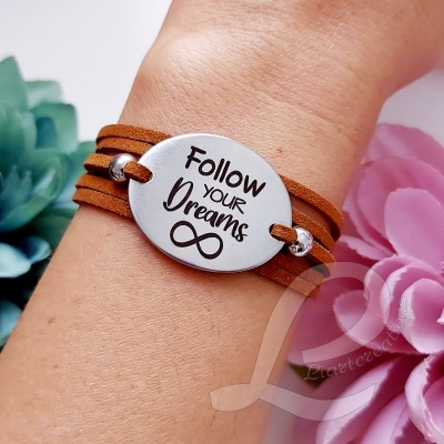 Pulseira em Camurça  "Follow your Dreams"