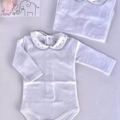 Dois bodies brancos de manga comprida para bebés com gola bordada