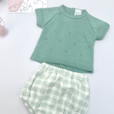 Conjunto de roupa para bebé verde e xadrez