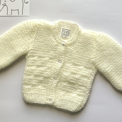 Casaco de malha branco para bebé com botões brancos