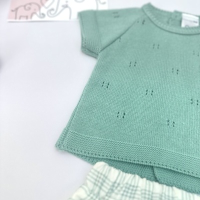 Camisola de malha verde clara e saia xadrez verde e branco para criança