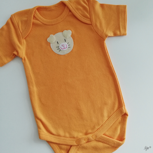 Body laranja para bebé com desenho bordado de tigre