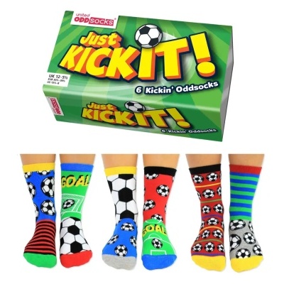 Seis pares de meias divertidas com tema de futebol e embalagem verde Just KICK IT!