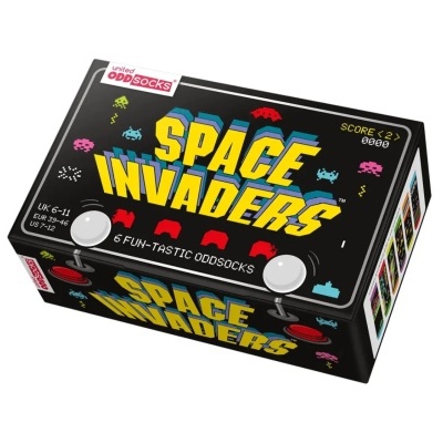 Caixa de meias Odd Socks com tema Space Invaders preta e colorida