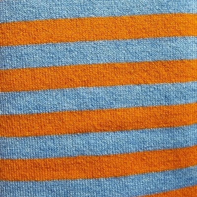 Tecido de malha riscas laranja e azul claro