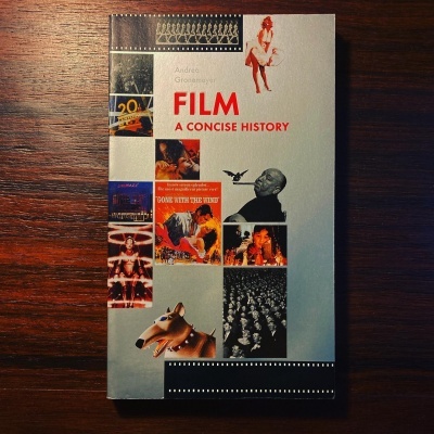 Capa do livro 'FILM A CONCISE HISTORY' com várias imagens de filmes clássicos