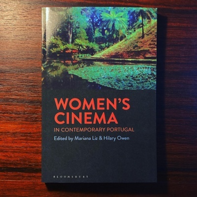 Livro WOMEN'S CINEMA IN CONTEMPORARY PORTUGAL com capa de paisagem natural