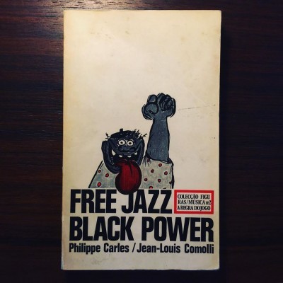 Capa de livro Free Jazz Black Power com ilustração e texto em preto e vermelho