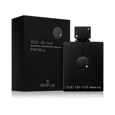 Frasco preto de perfume masculino Club de Nuit Intense junto com a respetiva caixa preta
