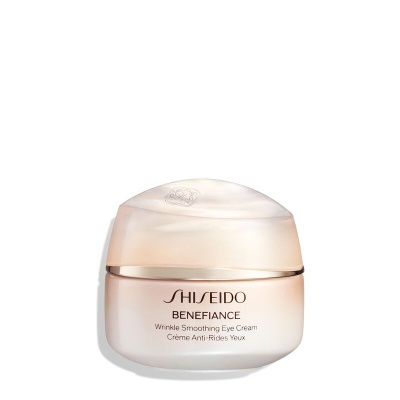 Frasco de creme para olhos Shiseido Benefiance em fundo branco