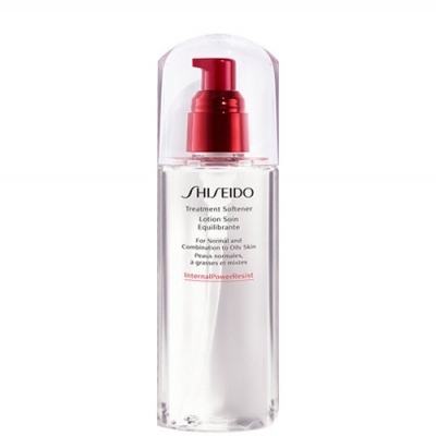 Frasco transparente com doseador vermelho do produto Shiseido Treatment Softener