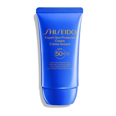 Tubo azul de protetor solar Shiseido SPF 50+