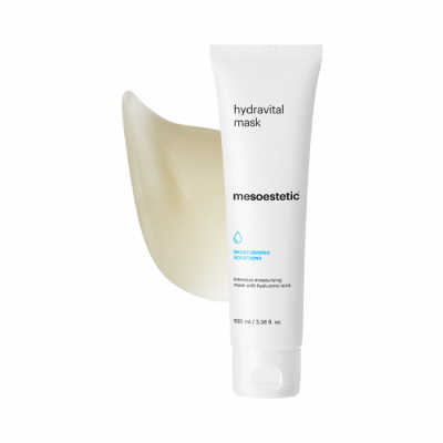 Tubo branco de máscara facial hidratante Hydravital Mask Mesoestetic com textura creme clara ao lado.