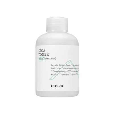 Frasco branco de toner CICA da COSRX com texto em preto e verde sobre fundo branco.