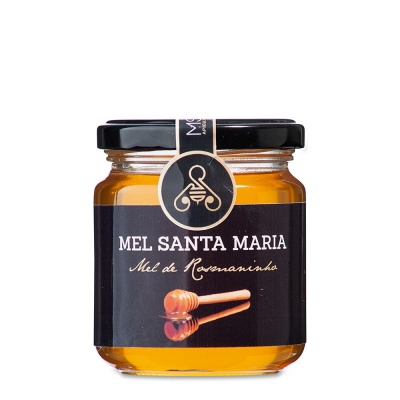 Frasco de mel Mel Santa Maria com rótulo preto e colher de mel de madeira