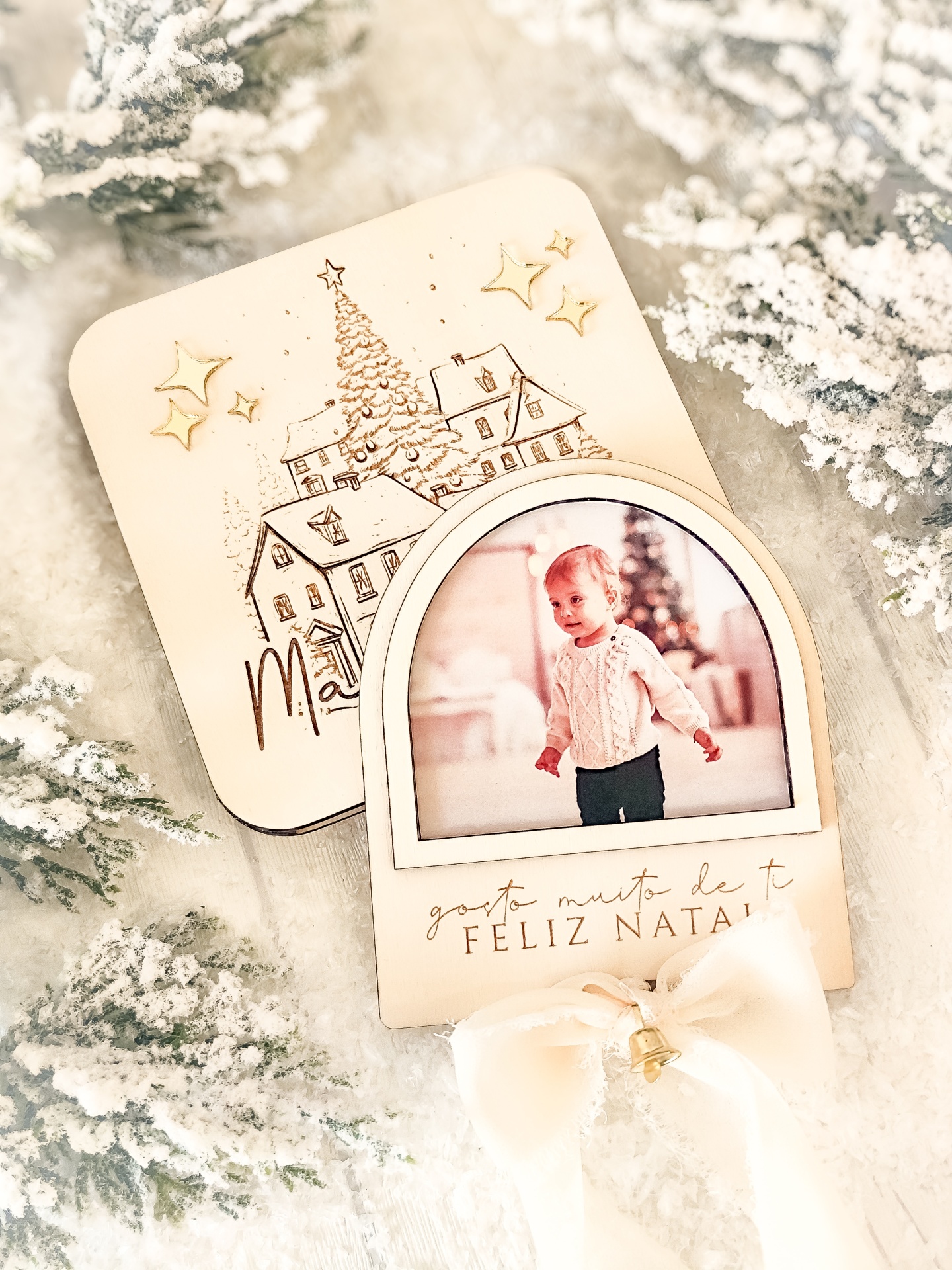 Cartões de Natal em madeira com decoração natalícia e foto de criança