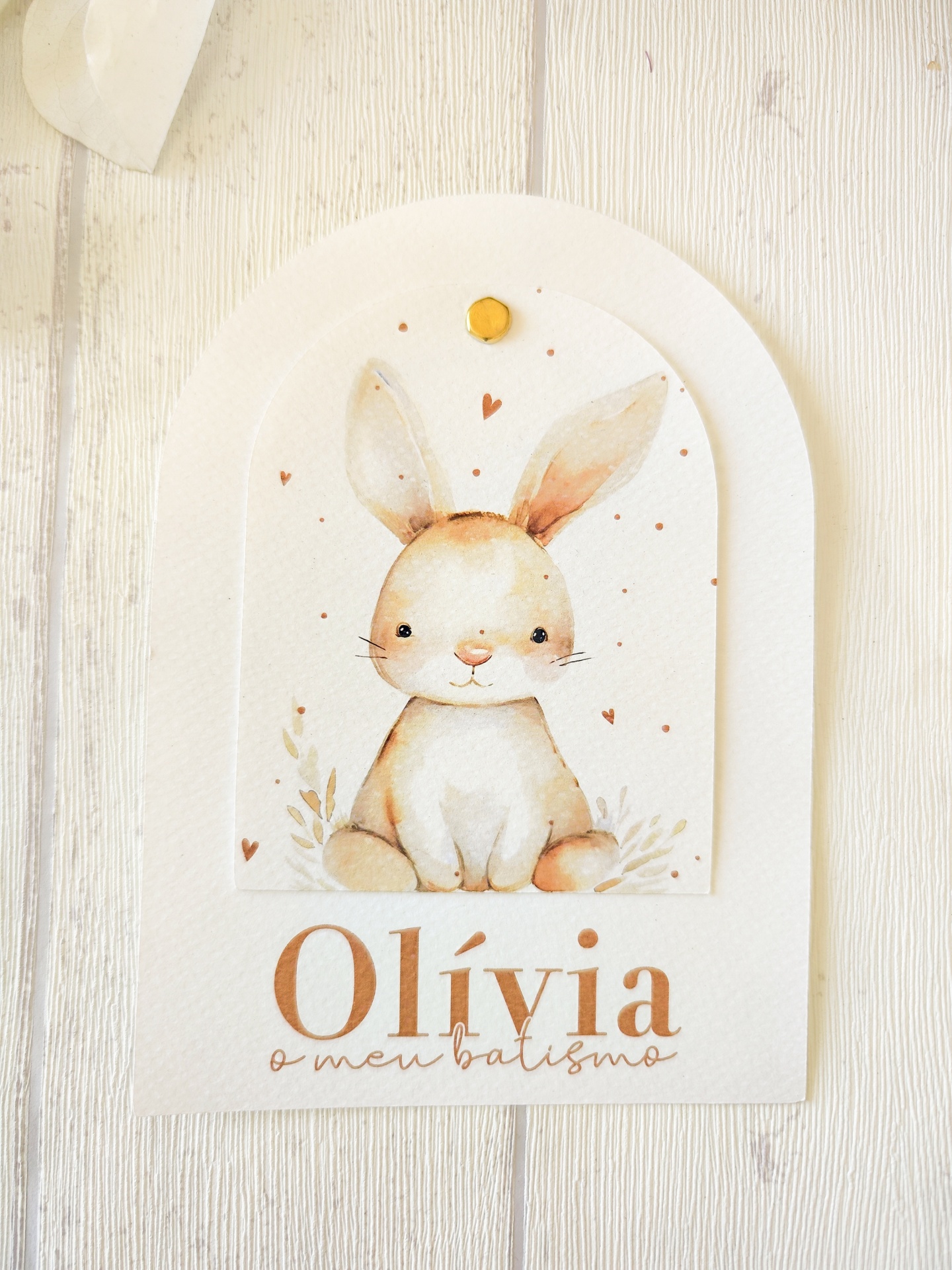 Etiqueta para batismo com coelho e nome Olívia