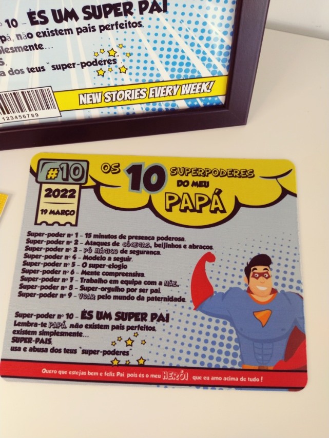 Cartão com super-herói e texto sobre superpoderes do papá.