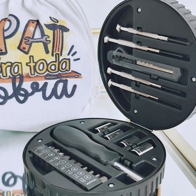 Pneu&#x20;com&#x20;ferramentas&#x20;&#x1F527;