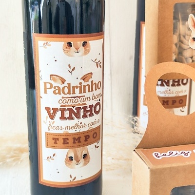 Garrafa&#x20;de&#x20;vinho&#x20;com&#x20;kit&#x20;frutos&#x20;secos&#x20;&#x2661;